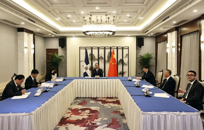 东升国际官网环境“助力”多米尼加清运垃圾，毛伟明省长出席线上交接仪式